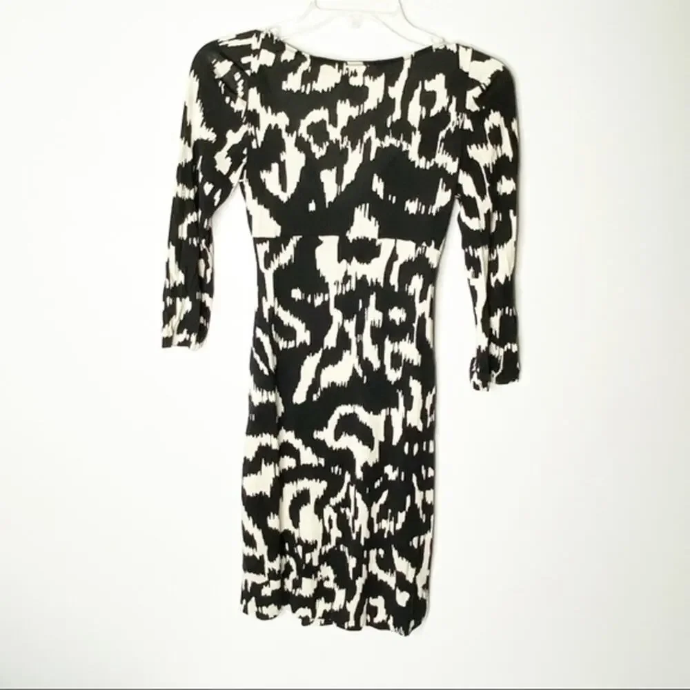 Diane von Furstenberg DVF Black & Ivory Form Fitting Capela 100% Silk Dress Sz 2